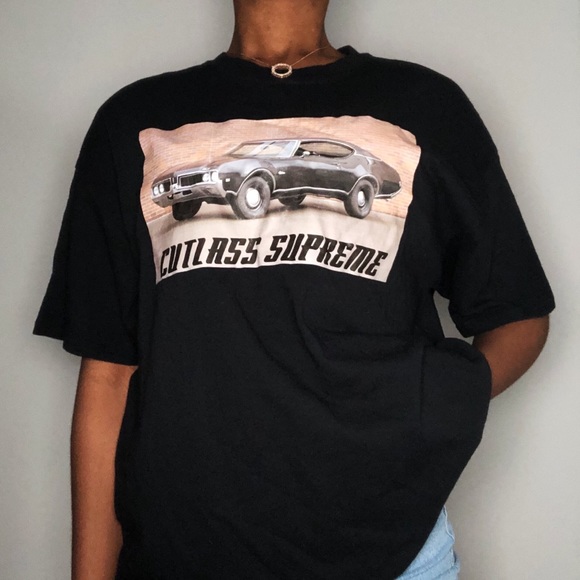 Vintage “Cutlass Supreme” t shirt - Picture 2 of 6